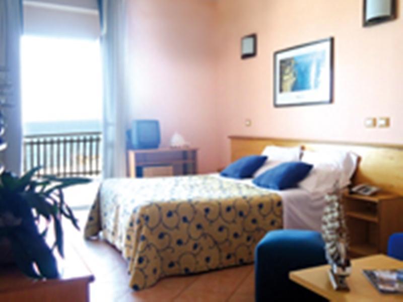 Отель Perla Hotel