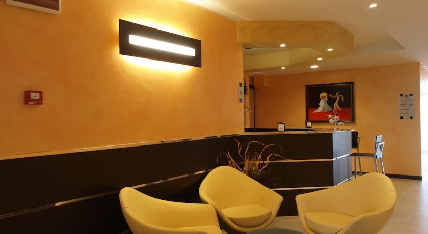 Отель Hotel Corte Business