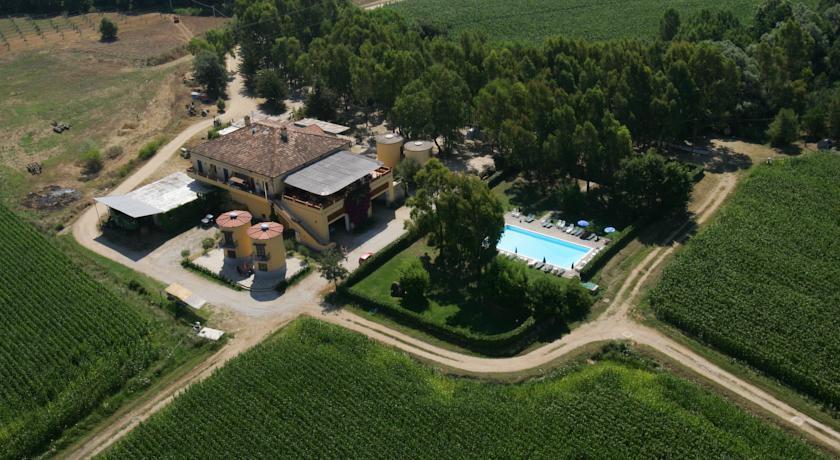 Отель Agriturismo La Petrosa