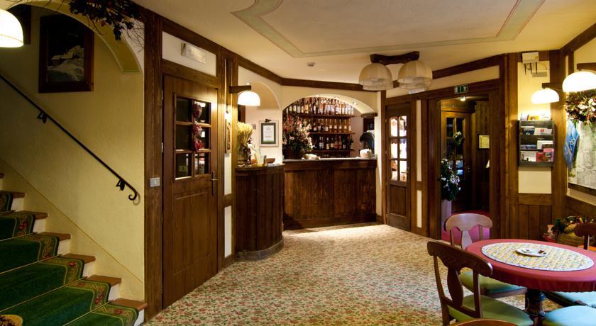 Отель Hotel Du Grand Paradis & Spa