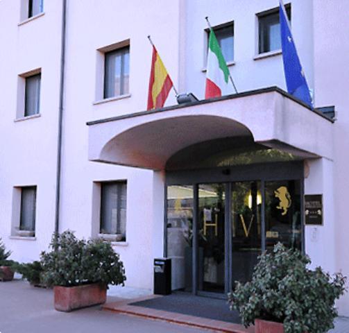 Отель Hotel Versailles
