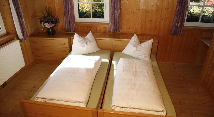 Отель Pension Löchlerhof
