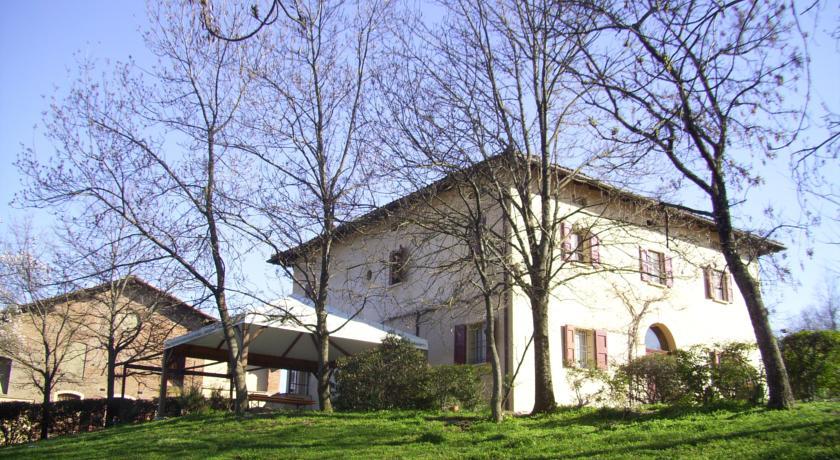 Отель Agriturismo Montevecchio Isolani