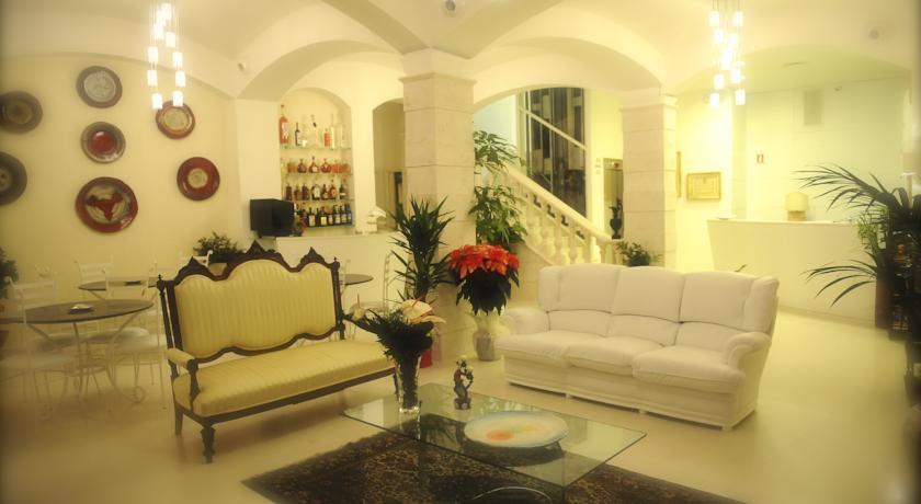 Отель Albergo Le Dodici Lune