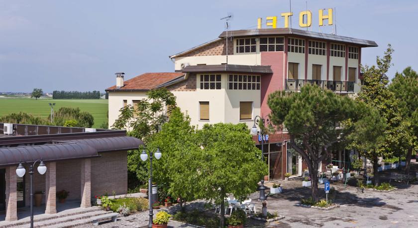 Отель Hotel Adriatico