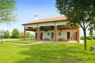Отель Holiday Home Marango Sotto Caorle