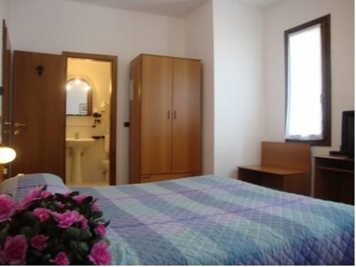 Отель Hotel Prealpi
