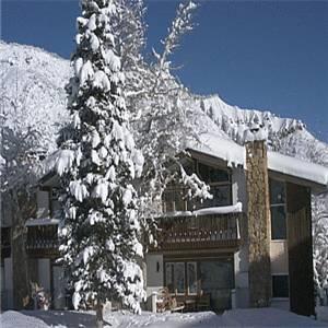 Апартаменты Lichenhearth Condominiums