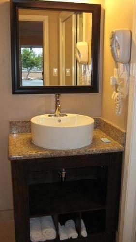Отель Solaire inn & Suites