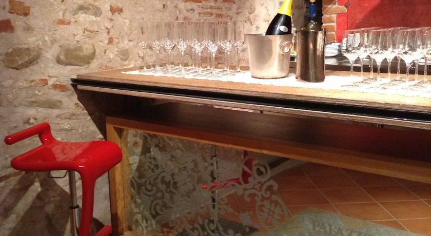 Отель Hotel Palazzo Di Mezzo