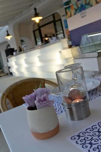 Отель La Roccia Hotel