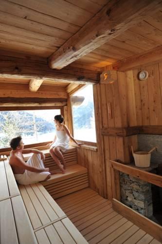 Отель La Madonnina Del Gran Paradiso