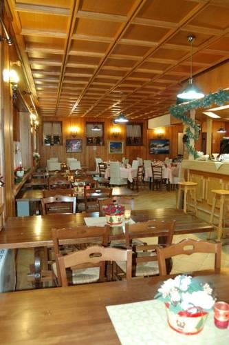 Отель Hotel Corno Brunni
