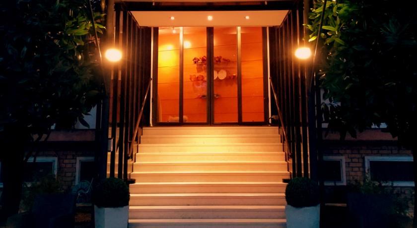 Отель Hotel Globo