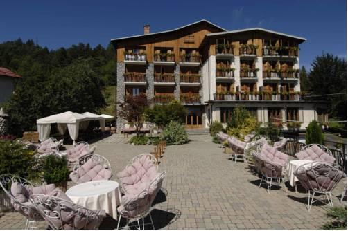 Отель Albergo Miramonti