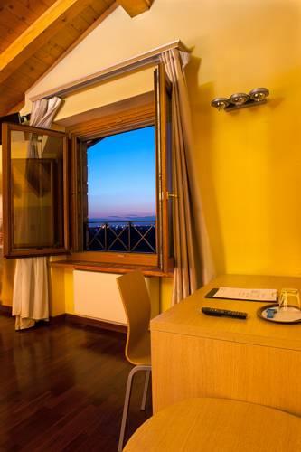 Отель Hotel Fontana Santa