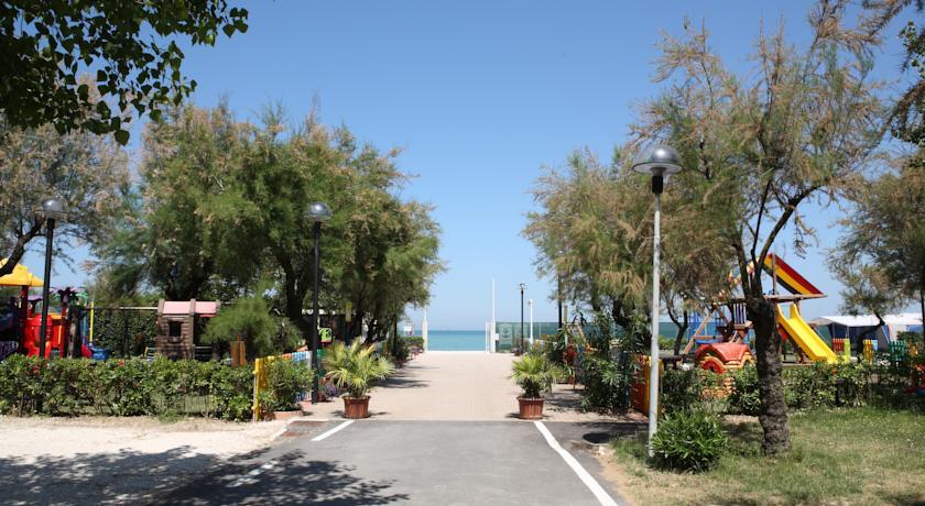 Апартаменты Villaggio Turistico Le Mimose