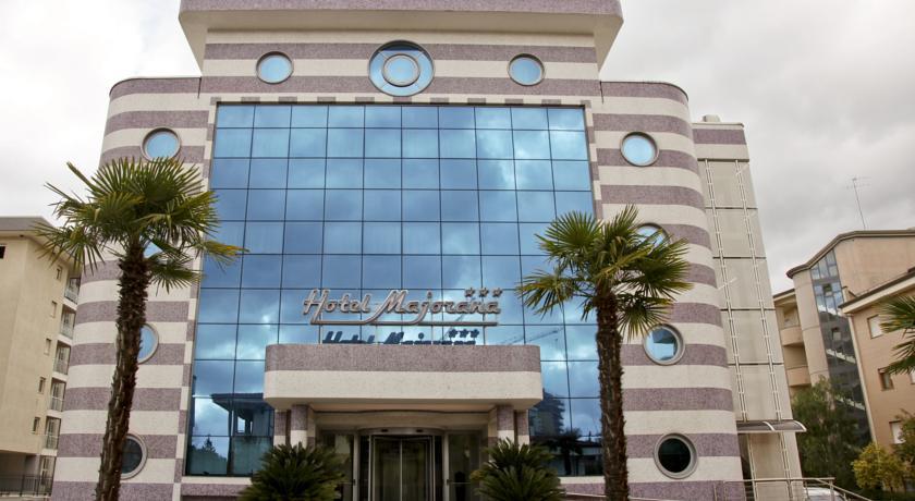 Отель Hotel Majorana
