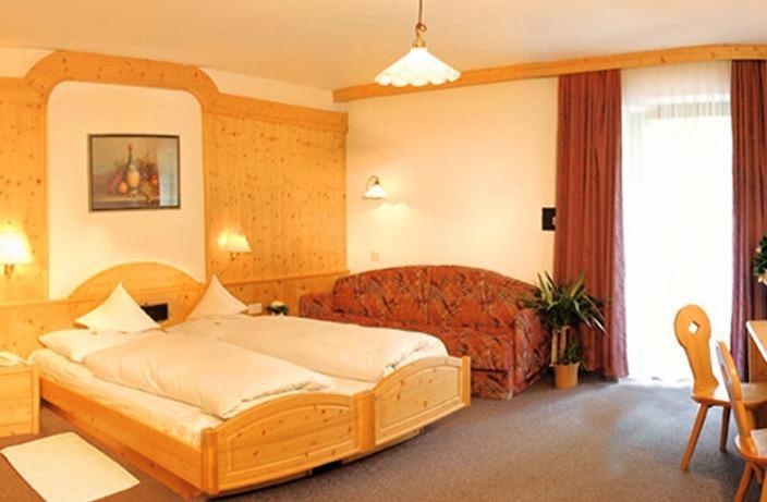 Отель Hotel Plunhof