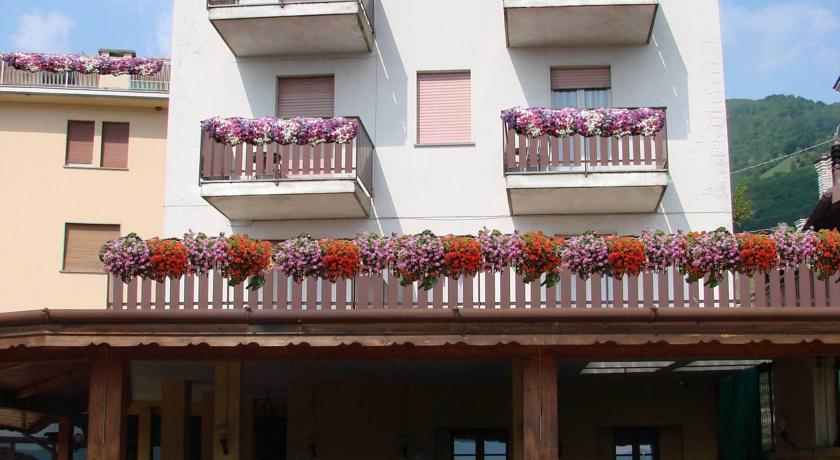 Отель Albergo Ristorante Carenno