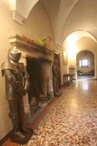 Отель Il Castello Di San Gaudenzio