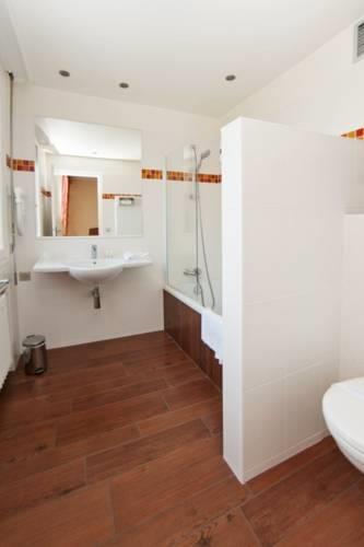 Отель Hotel Kyriad Tours Centre