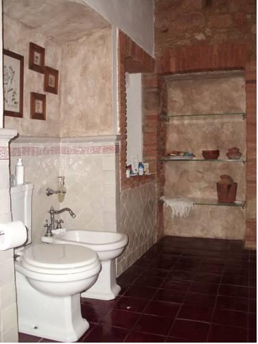 Отель Agriturismo Podere Orzalesi