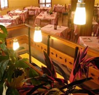 Отель Albergo Ristorante Leon D'Oro