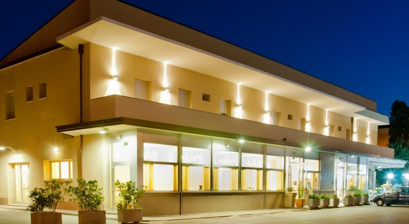 Отель Hotel Ristorante Cesare