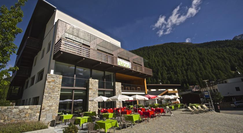 Отель Hotel Nives