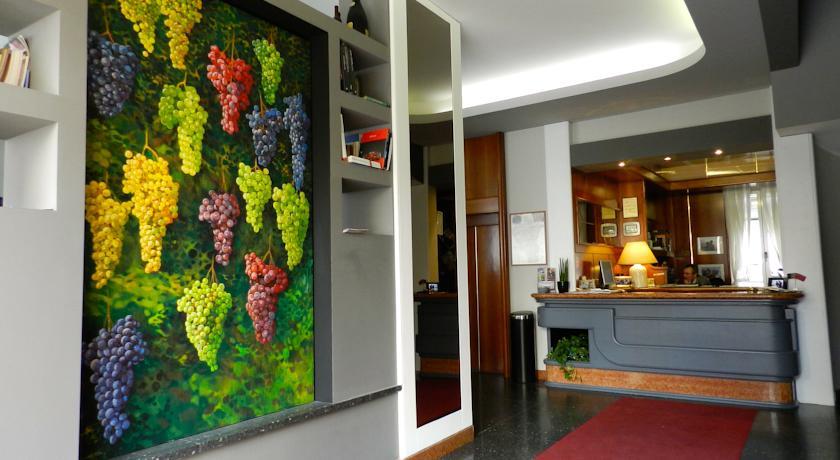 Отель Hotel Italia