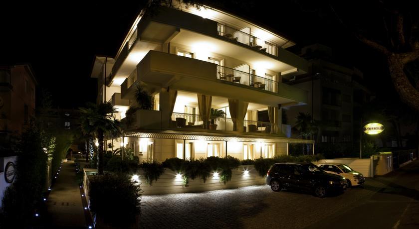 Отель Hotel & Residence Exclusive