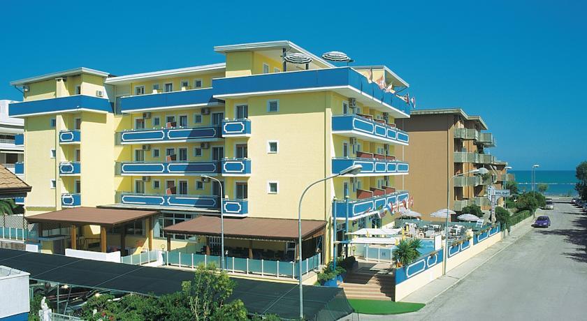 Отель Hotel Holiday
