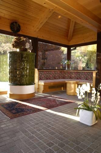 Отель Hotel Holiday