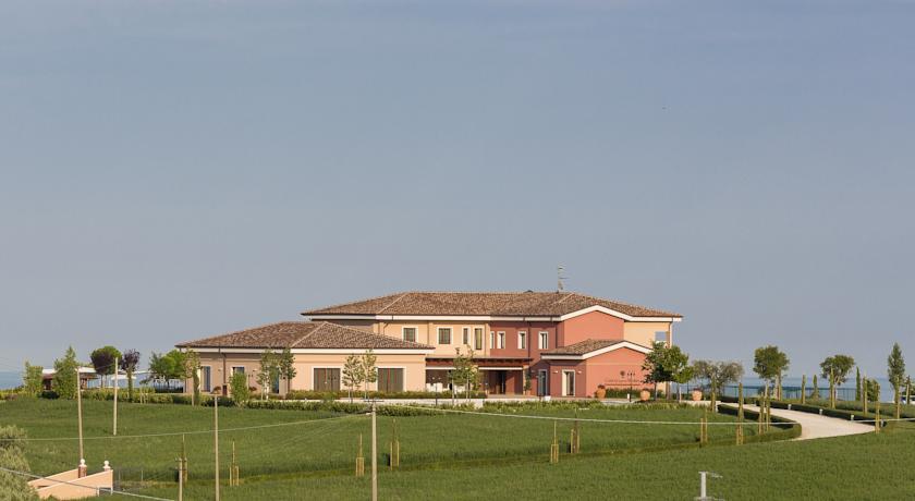 Отель Casale Santa Maria Country House