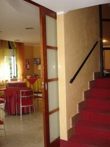 Отель Albergo Sangrilà