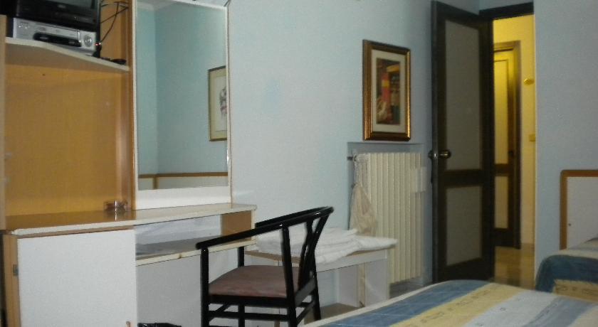 Отель Hotel Dante