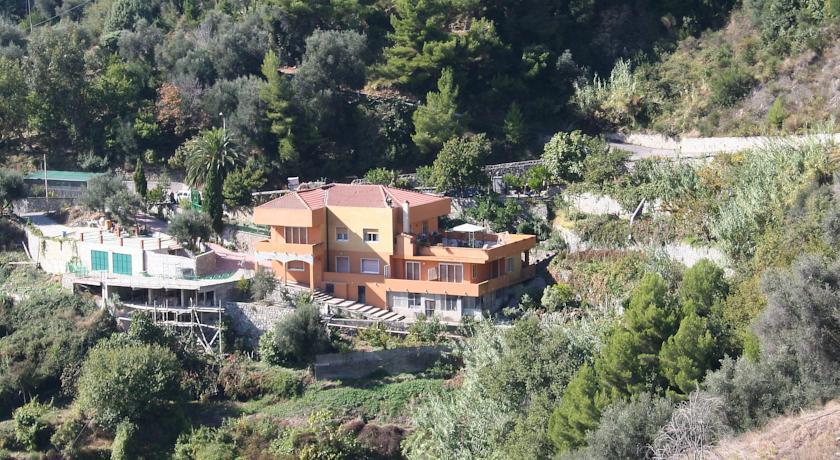 Апартаменты Apartment Via Delle Ginestre I Mortola Superiore
