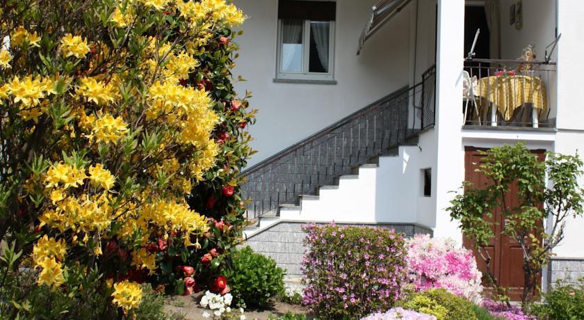 Отель Apartment Maria Alzo Di Pella