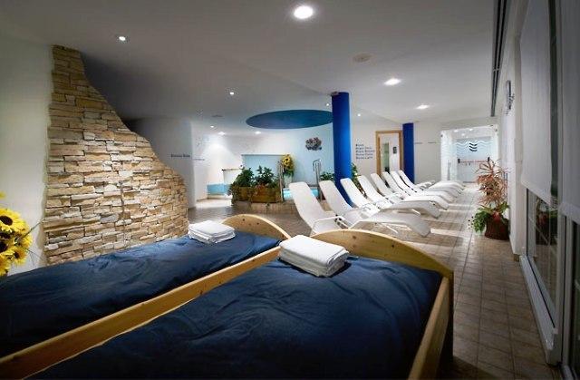 Отель Hotel Andossi