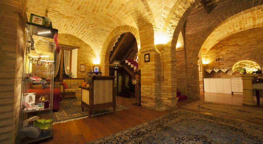 Отель Ristorante Hotel Enoteca La Luma