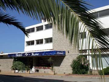 Отель Roc E Mare 