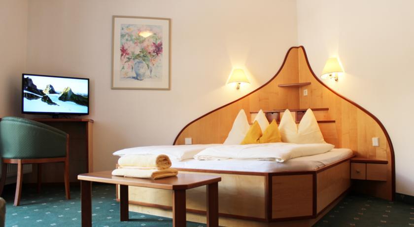 Отель Hotel Residence Erlhof