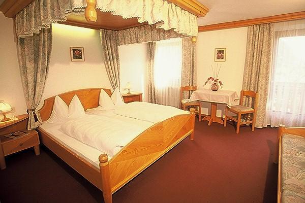 Отель Hotel Goldener Adler