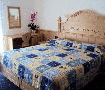 Отель Albergo Mezzolago