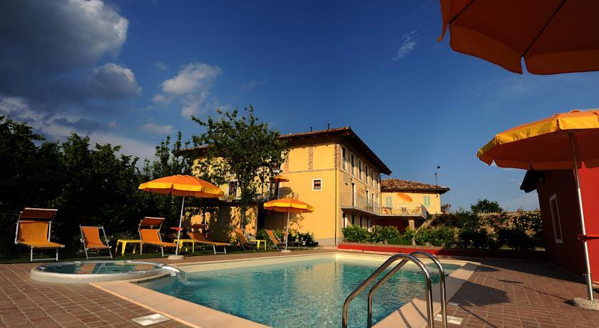 Отель Agriturismo Bianconiglio