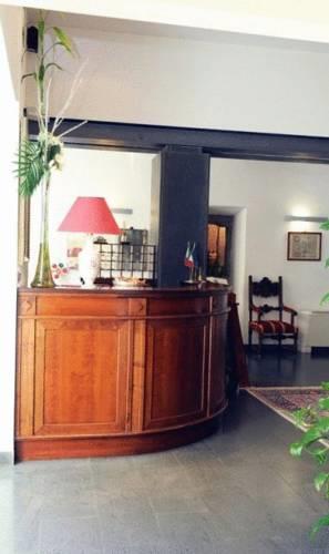 Отель Hotel Urbano V