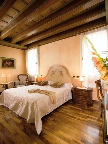 Отель Hotel Il Chiostro