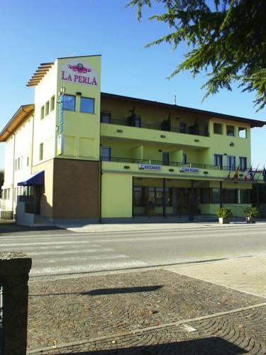 Отель Hotel La Perla