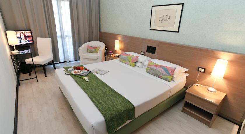 Отель Hotel Forum 